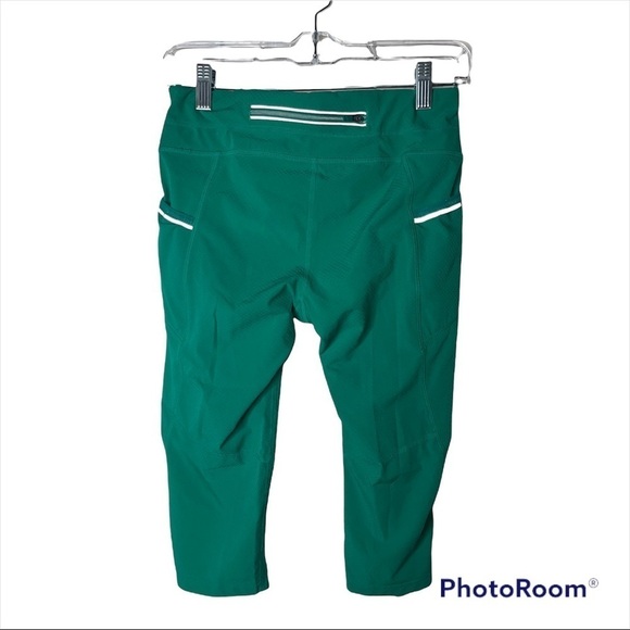 ATHLETA Green Dobby Be Free Knicker Capri Athletic Legging Size Small Workout - Picture 8 of 9